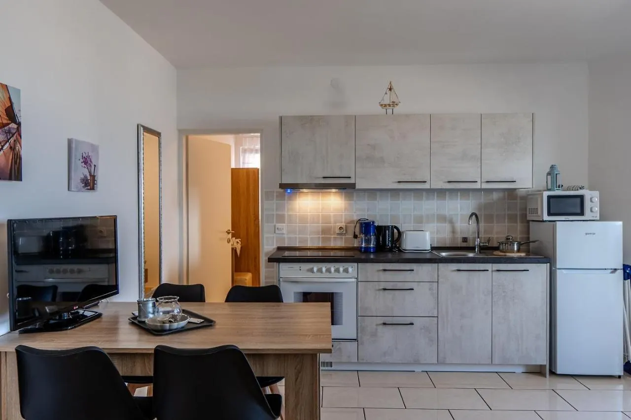 Apartments Martin'S Perla Vir 0*,