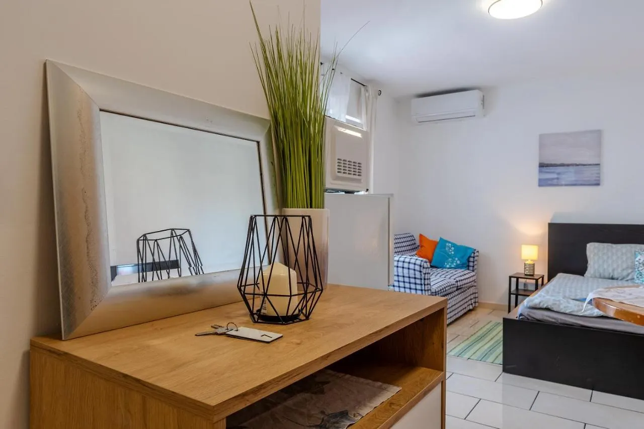 Apartments Martin'S Perla Vir 0*,  Croatia