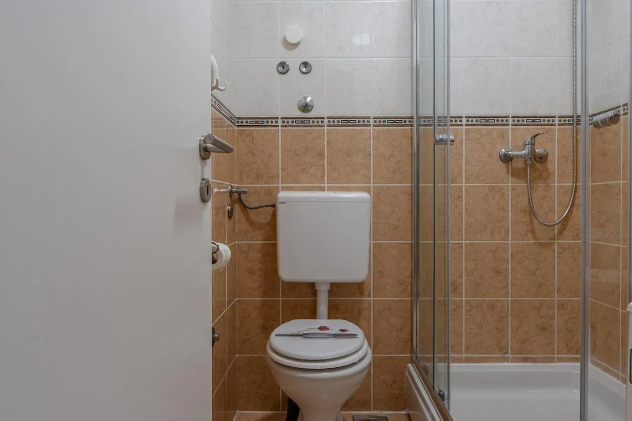 Apartments Martin'S Perla Vir Croatia