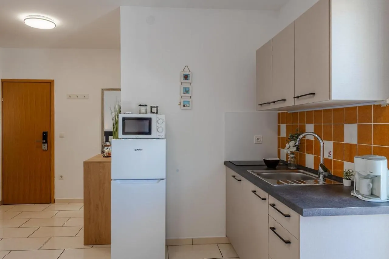 Apartments Martin'S Perla Vir Croatia